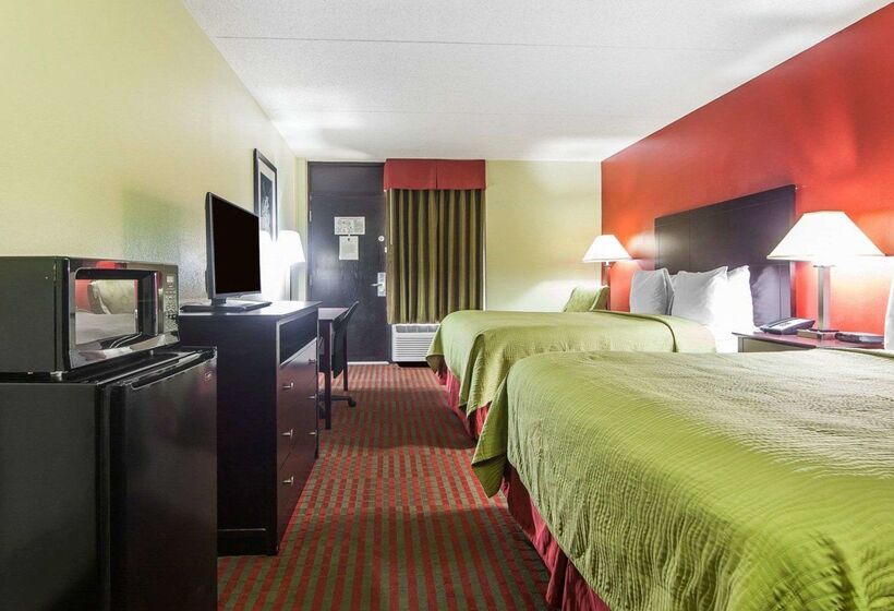 Отель Quality Inn West