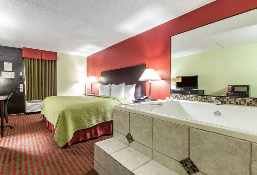 Отель Quality Inn West