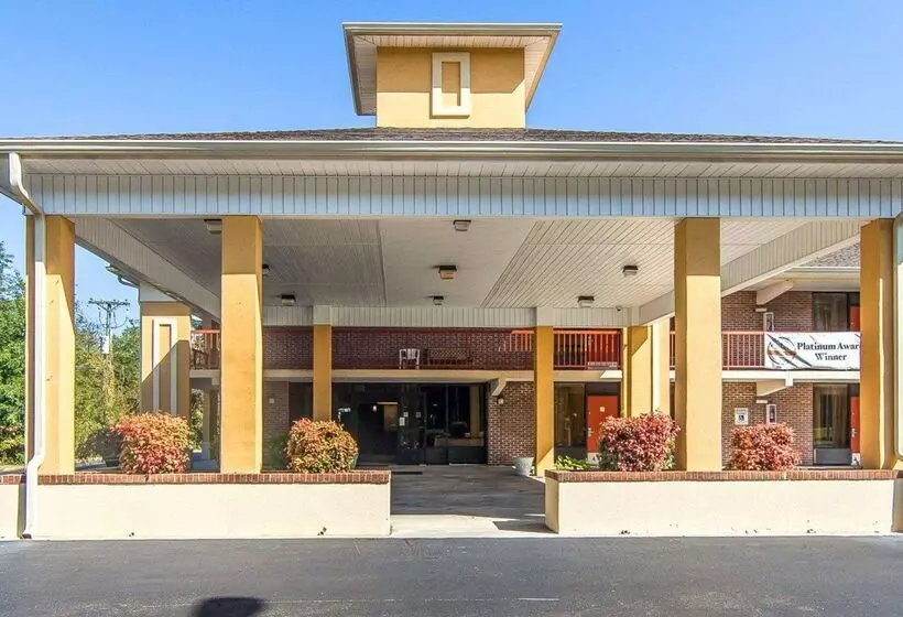 فندق Quality Inn West