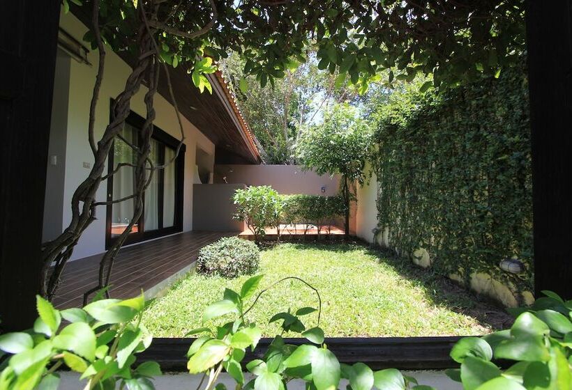 בית מלון כפרי Saree Samui