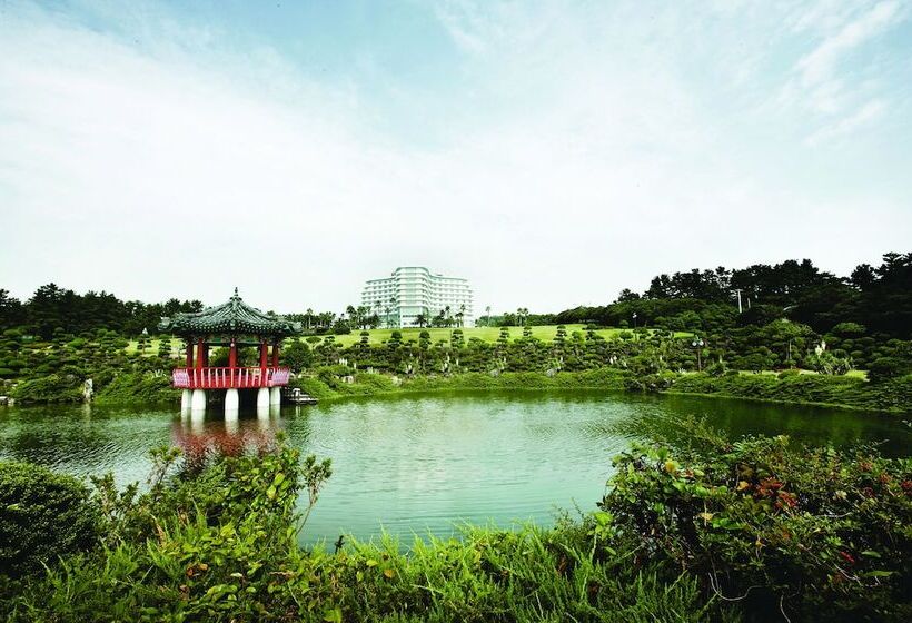 בית מלון כפרי Seogwipo Kal