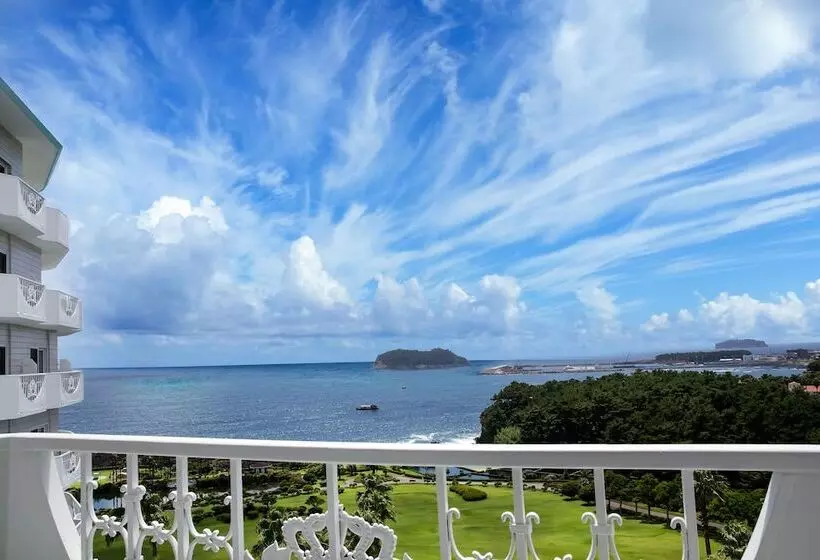 בית מלון כפרי Seogwipo Kal