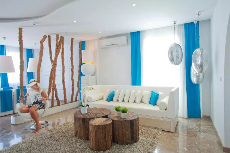 Louis Althea Kalamies Luxury Villas