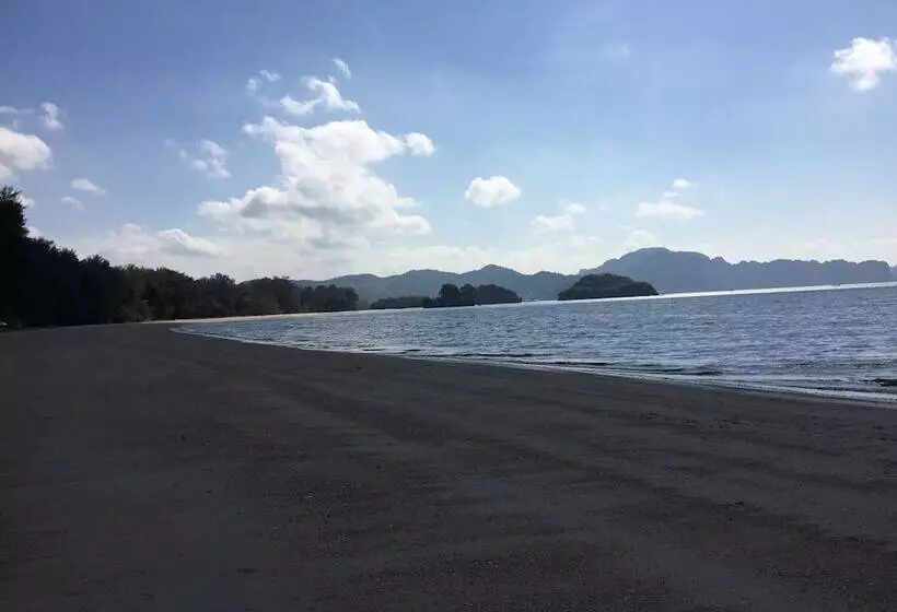 Pan Beachfront Resort Krabi