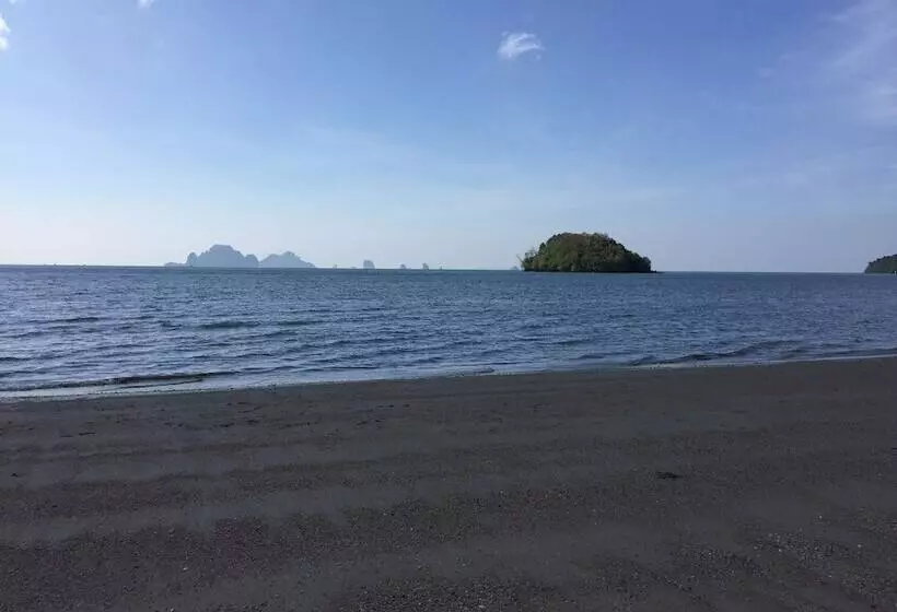 Pan Beachfront Resort Krabi
