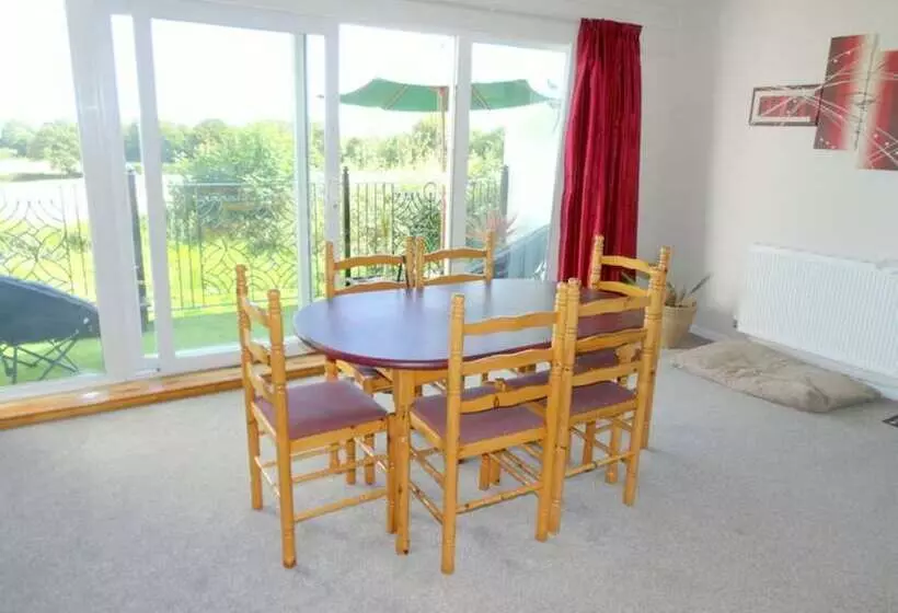 Sleeps6  Countryside Privacy  30mintobeach