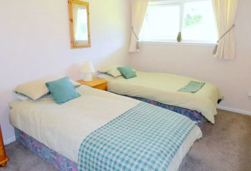 Sleeps6  Countryside Privacy  30mintobeach