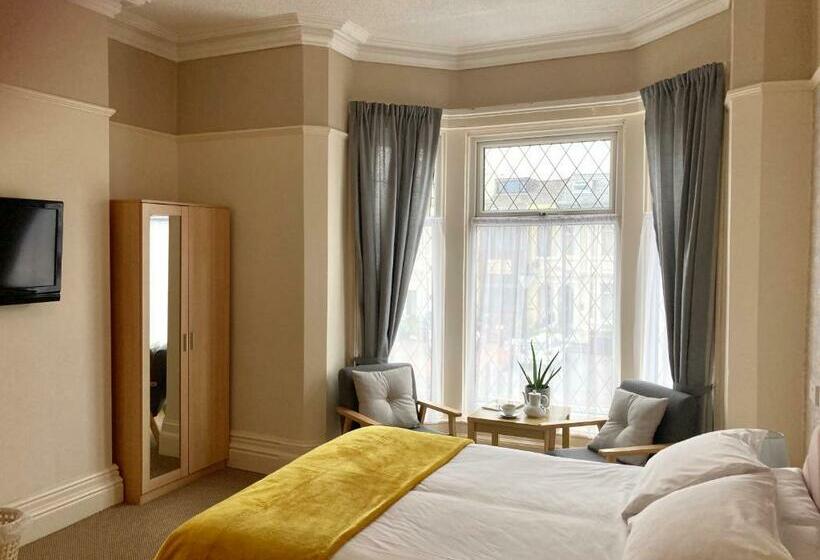 민박 The Copplehouse