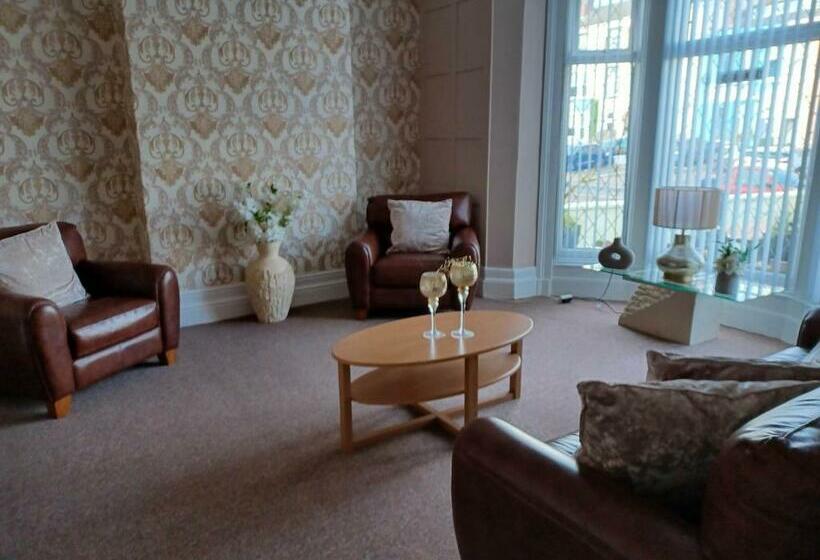 민박 The Copplehouse