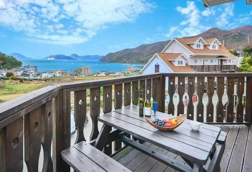 Geoje Gaonara Pension