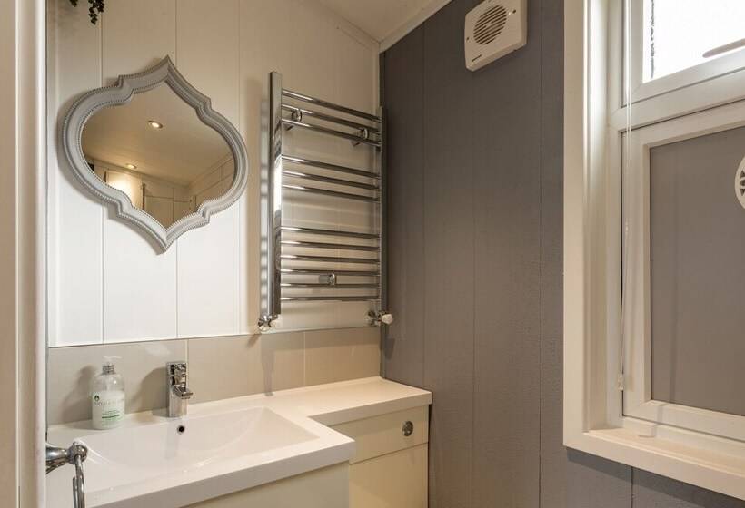 Hotel Inside No 1 Retreat Carnforth