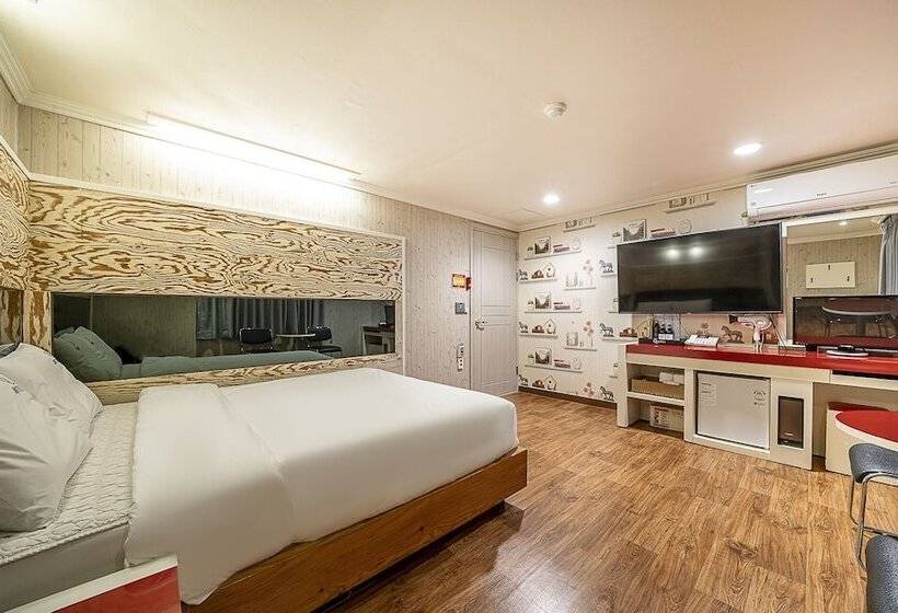 Motel Geojedo Gohyeon Q