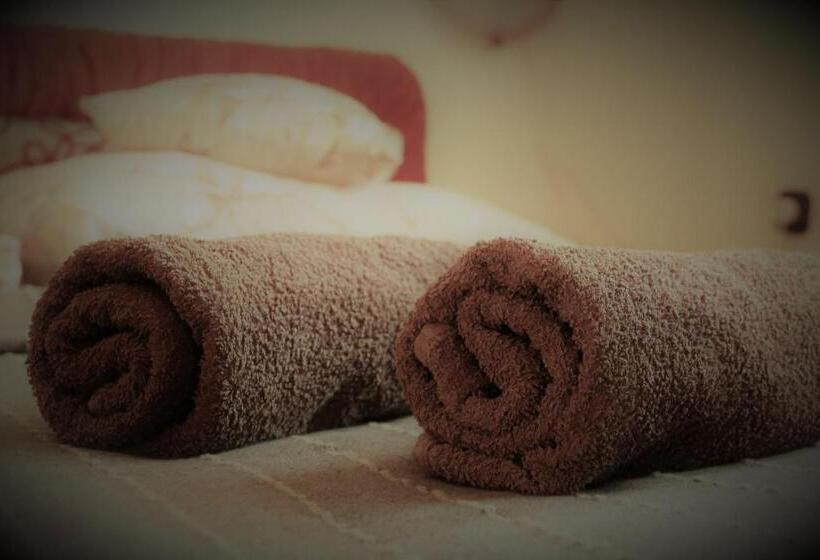 Pensjonat Halász Airport Panzio