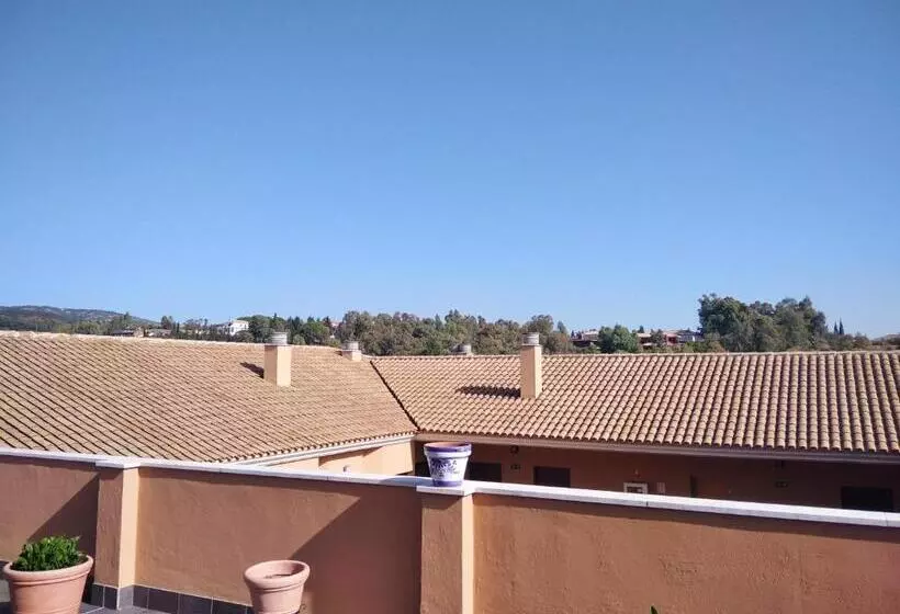 Apartamentos Turísticos La Castilleja