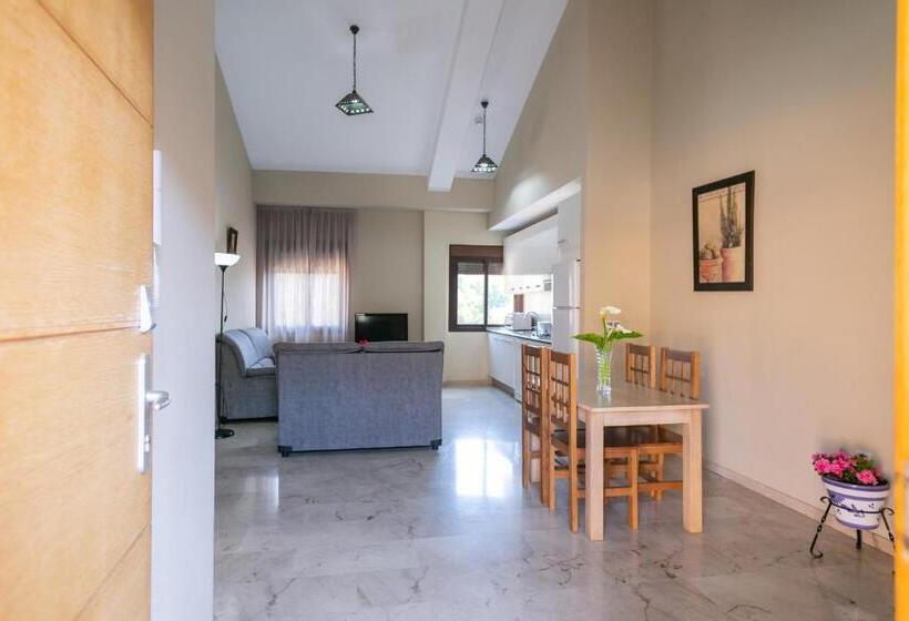 Apartamentos Turísticos La Castilleja