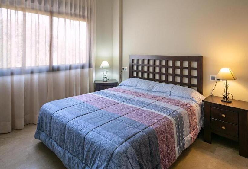 Apartamentos Turísticos La Castilleja