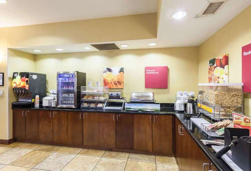 בית מלון כפרי Comfort Suites East Lincoln   Mall Area