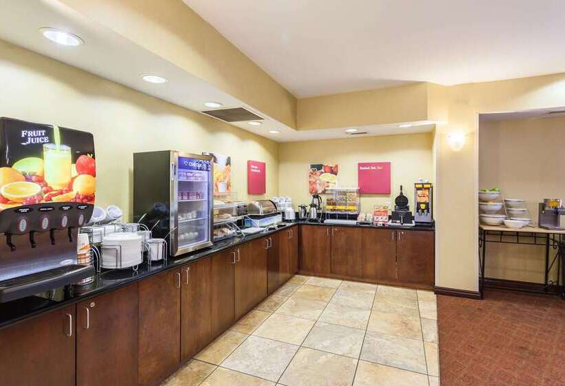 בית מלון כפרי Comfort Suites East Lincoln   Mall Area