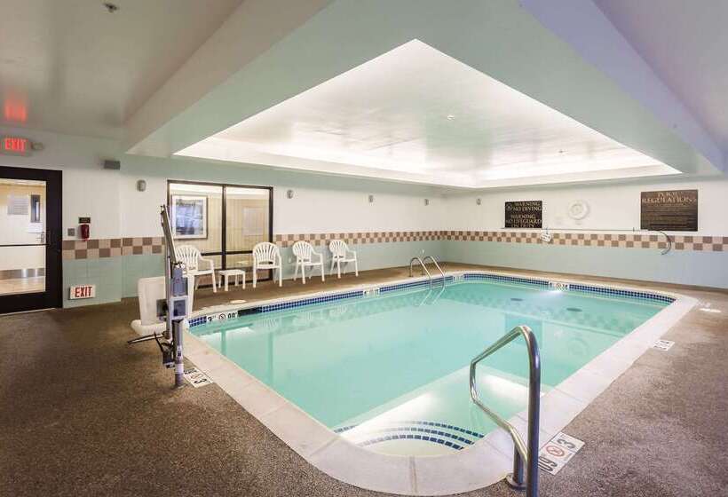 בית מלון כפרי Comfort Suites East Lincoln   Mall Area