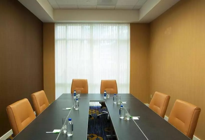 בית מלון כפרי Courtyard Miami Dadeland