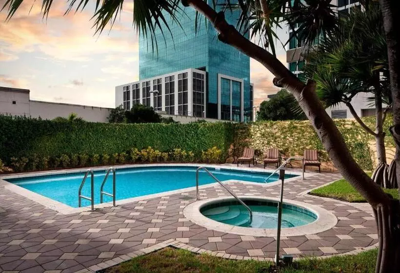 בית מלון כפרי Courtyard Miami Dadeland