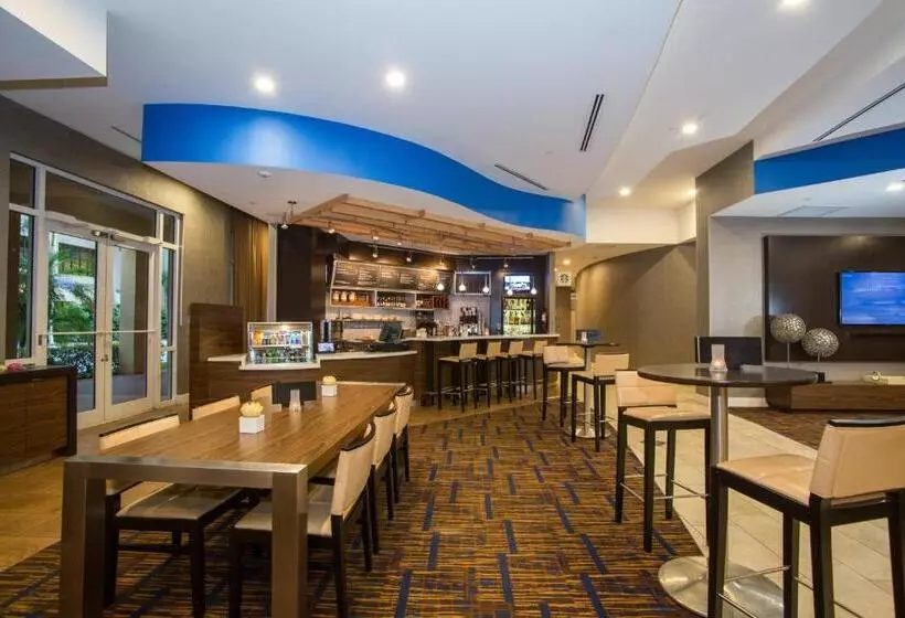 בית מלון כפרי Courtyard Miami Dadeland