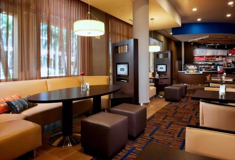 בית מלון כפרי Courtyard Miami Dadeland