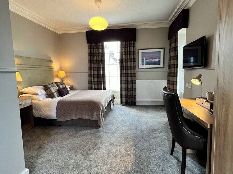 בית מלון כפרי Cove Bay