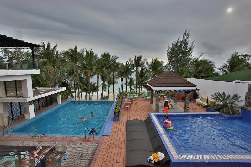 酒店 Crown Regency Beach Resort