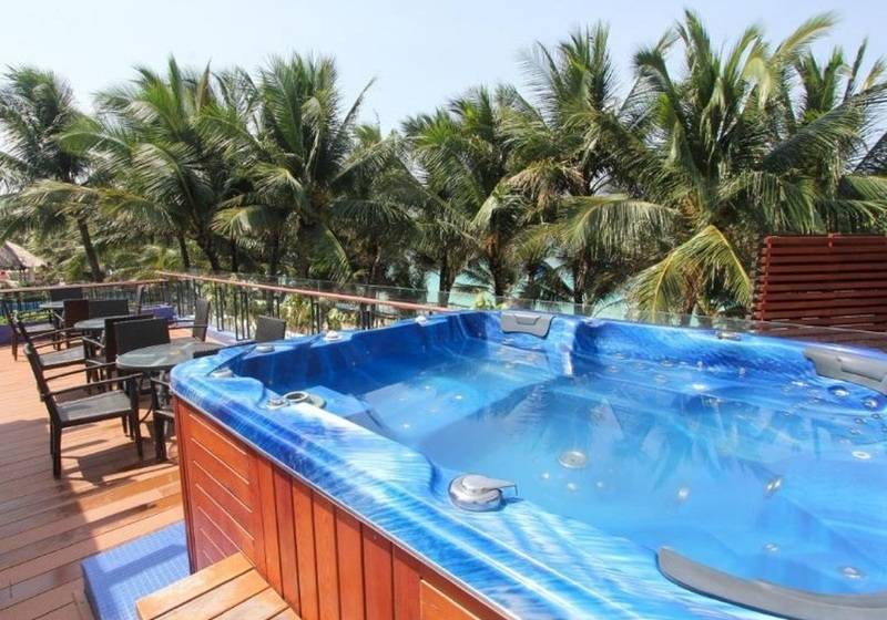 酒店 Crown Regency Beach Resort