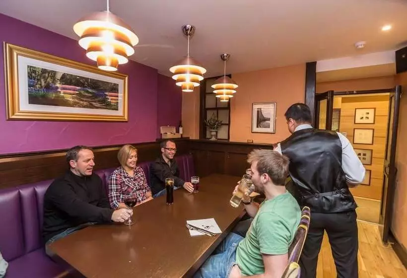 Отель Duke Of Normandie