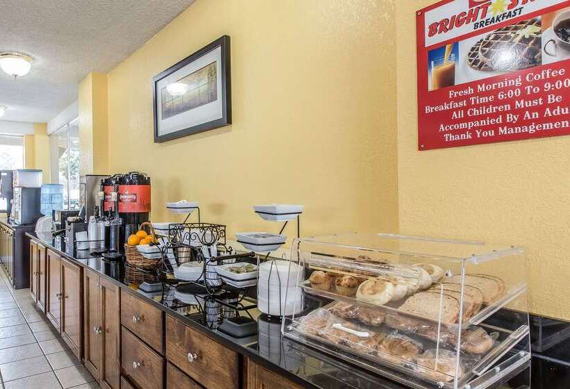 فندق Econo Lodge Byron