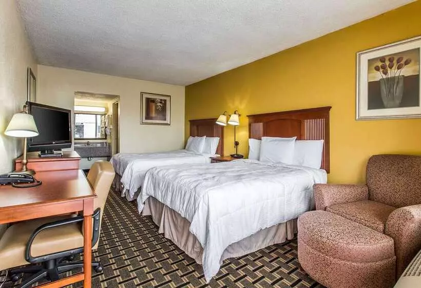 هتل Econo Lodge Byron