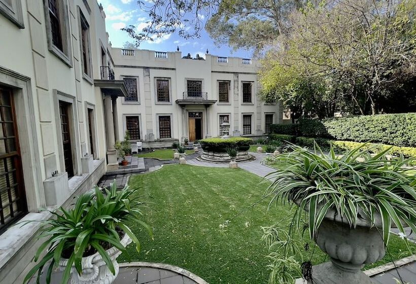 Fairlawns Boutique Hotel & Spa