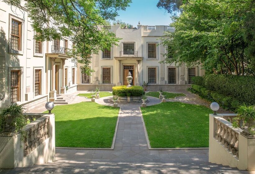 Fairlawns Boutique Hotel & Spa