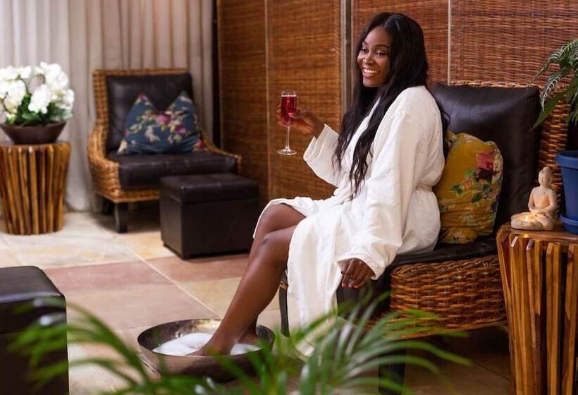 Fairlawns Boutique Hotel & Spa