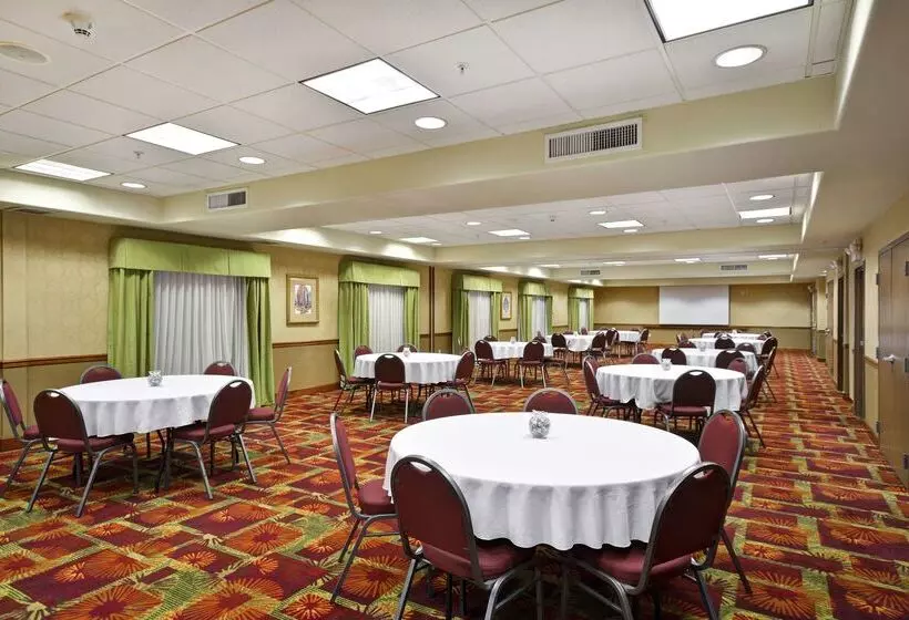 هتل Hampton Inn & Suites Yuma