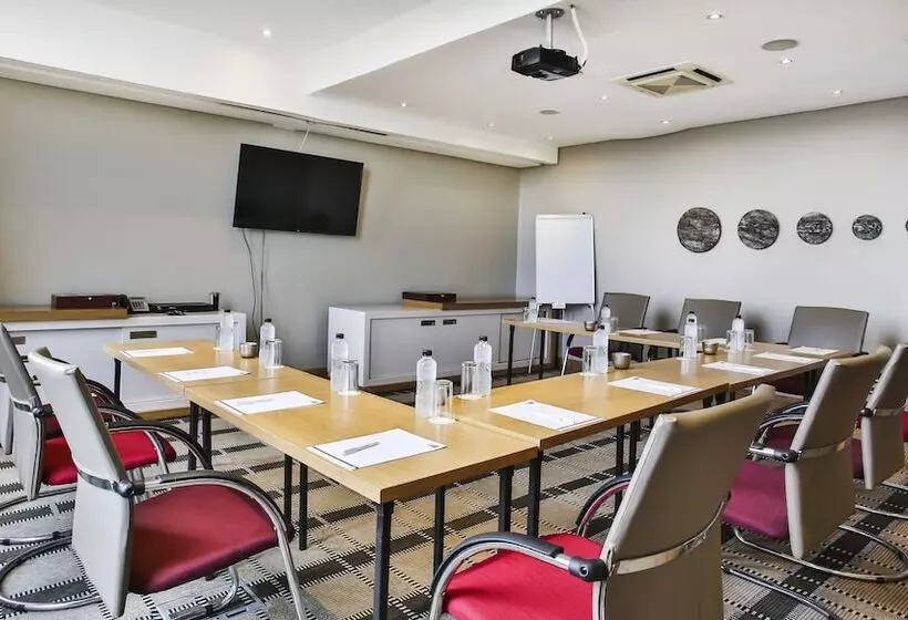 ホテル Holiday Inn Express Sandton Woodmead, An Ihg