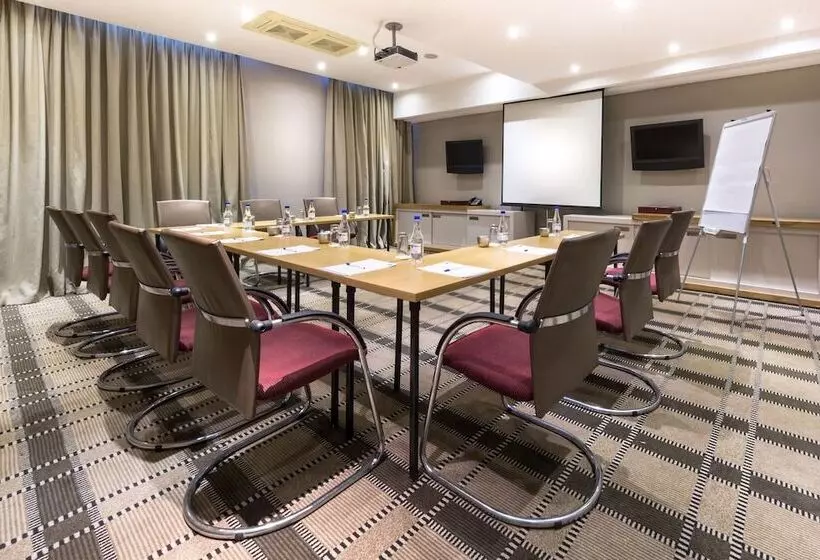 ホテル Holiday Inn Express Sandton Woodmead, An Ihg