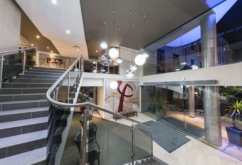 호텔 Holiday Inn Express Sandton Woodmead, An Ihg