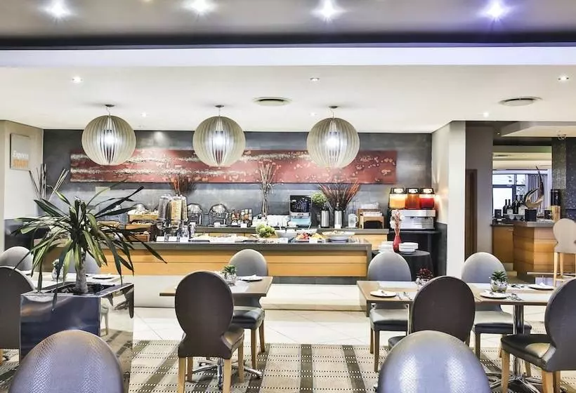 ホテル Holiday Inn Express Sandton Woodmead, An Ihg