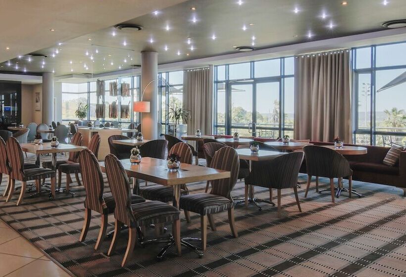 호텔 Holiday Inn Express Sandton Woodmead, An Ihg