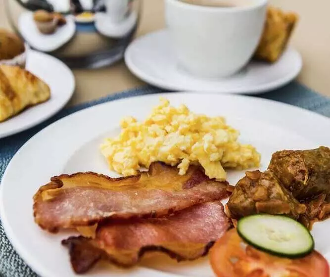 ホテル Holiday Inn Express Sandton Woodmead, An Ihg