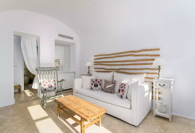 Iconic Santorini, A Boutique Cave Hotel By Sandglass