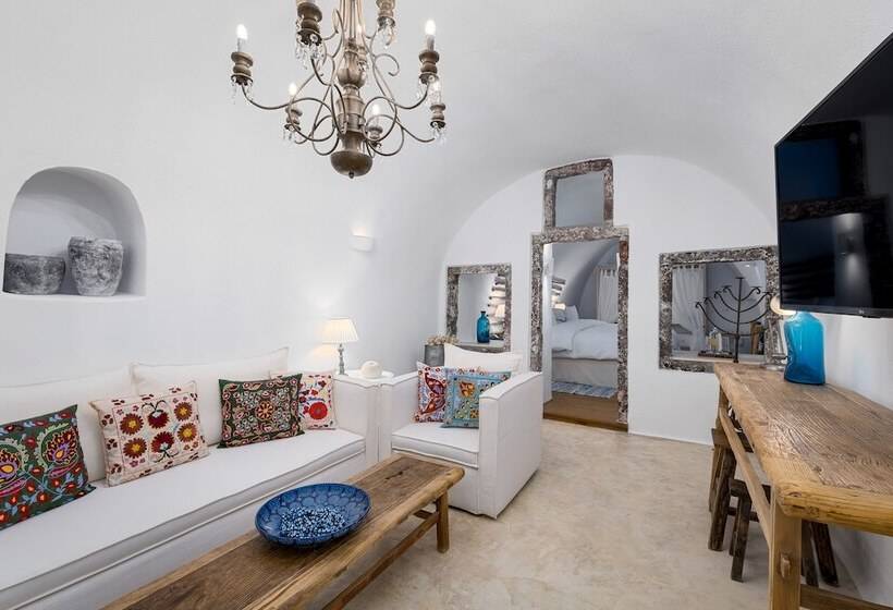 Iconic Santorini, A Boutique Cave Hotel By Sandglass
