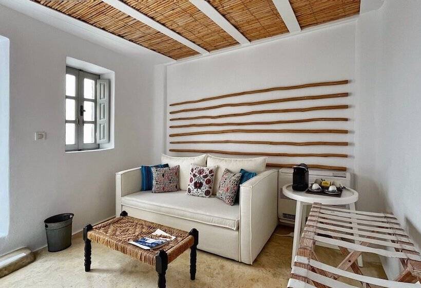 Iconic Santorini, A Boutique Cave Hotel By Sandglass