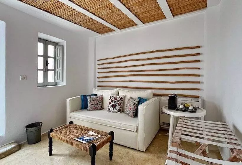 Iconic Santorini, A Boutique Cave Hotel By Sandglass