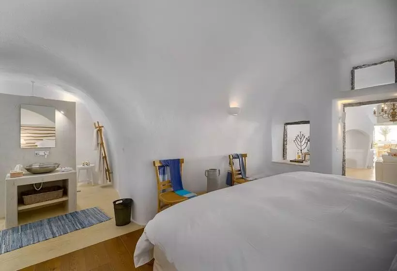 Iconic Santorini, A Boutique Cave Hotel By Sandglass