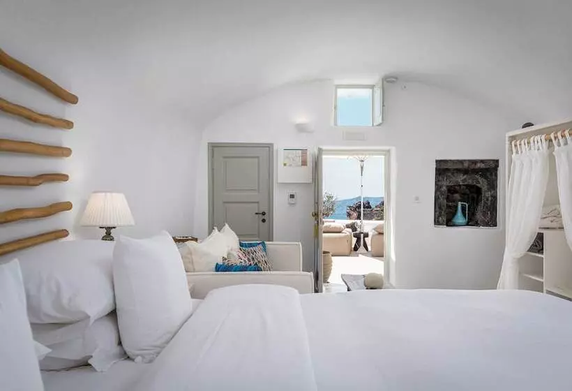 Iconic Santorini, A Boutique Cave Hotel By Sandglass