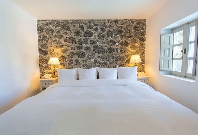 Iconic Santorini, A Boutique Cave Hotel By Sandglass